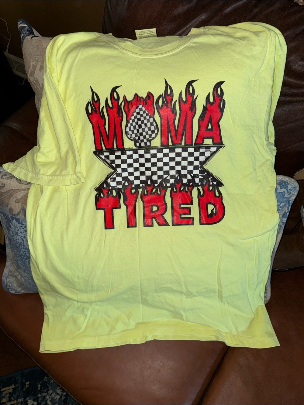 Comfort Colors Neon Yellow Short Sleeve 'MAMA TIRED' Graphic Tee